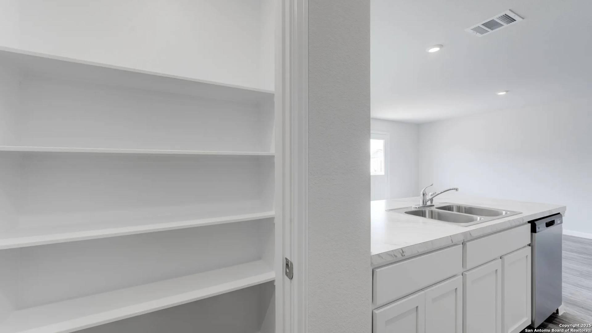Kenedy, TX 78119,306 Mariposa Circle