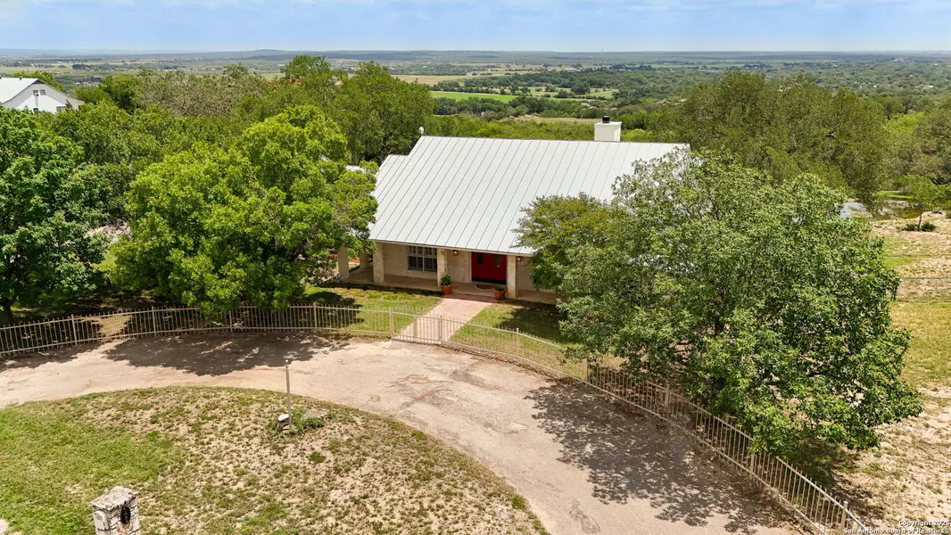 102 County Road 4773, Castroville, TX 78009