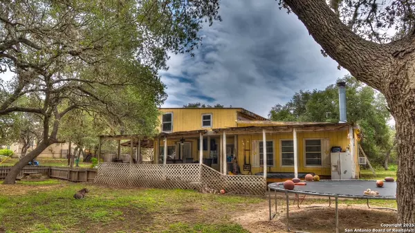 Leakey, TX 78873,704 Alex Auld