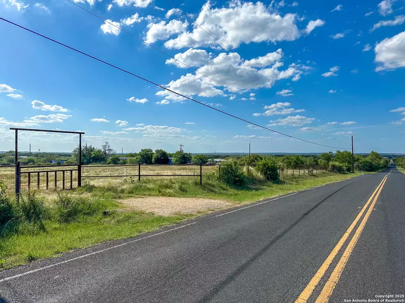 12725 Wisdom Rd, Atascosa, TX 78002