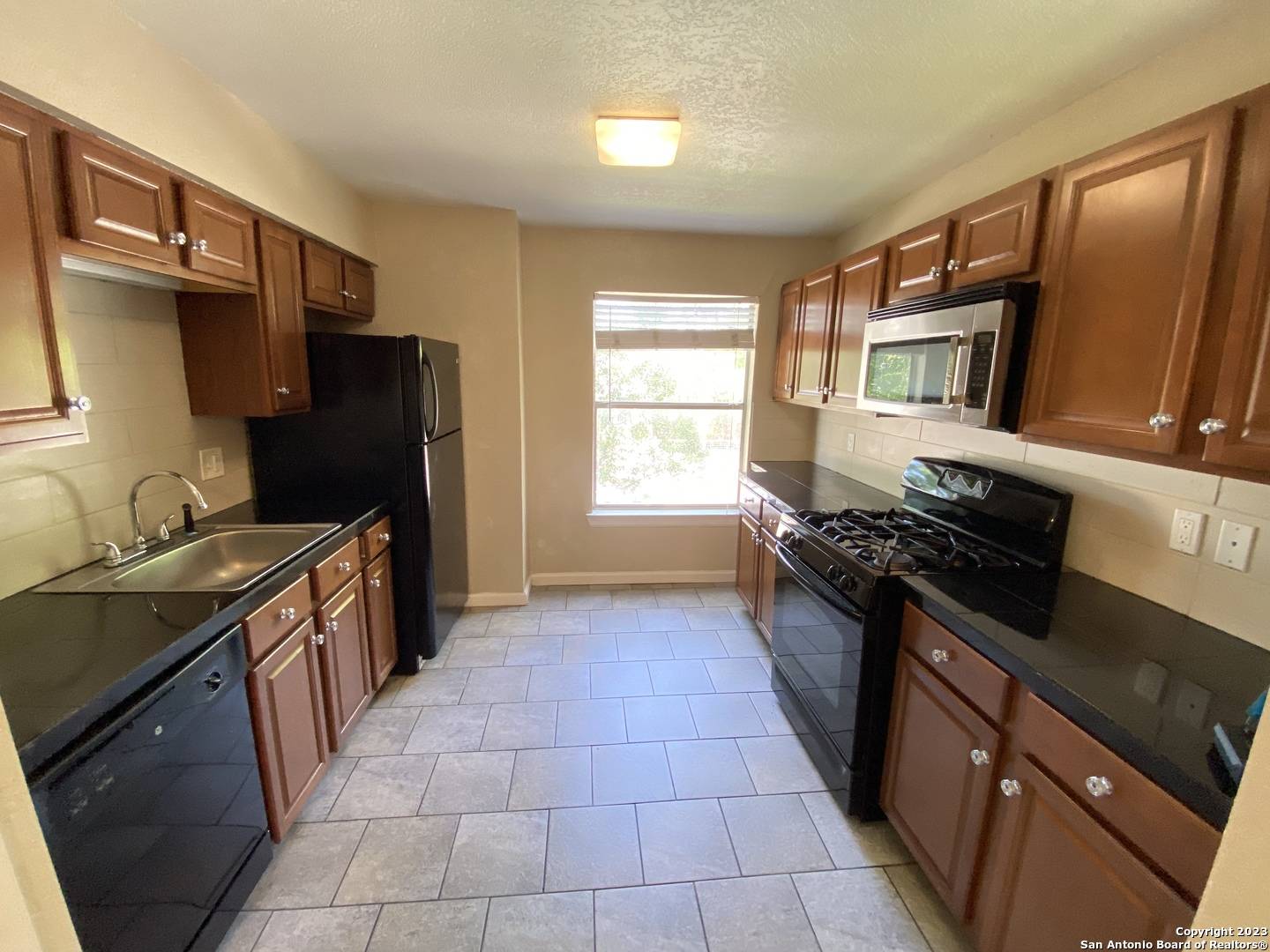 San Antonio, TX 78209-6746,211 NATALEN AVE UNIT 201