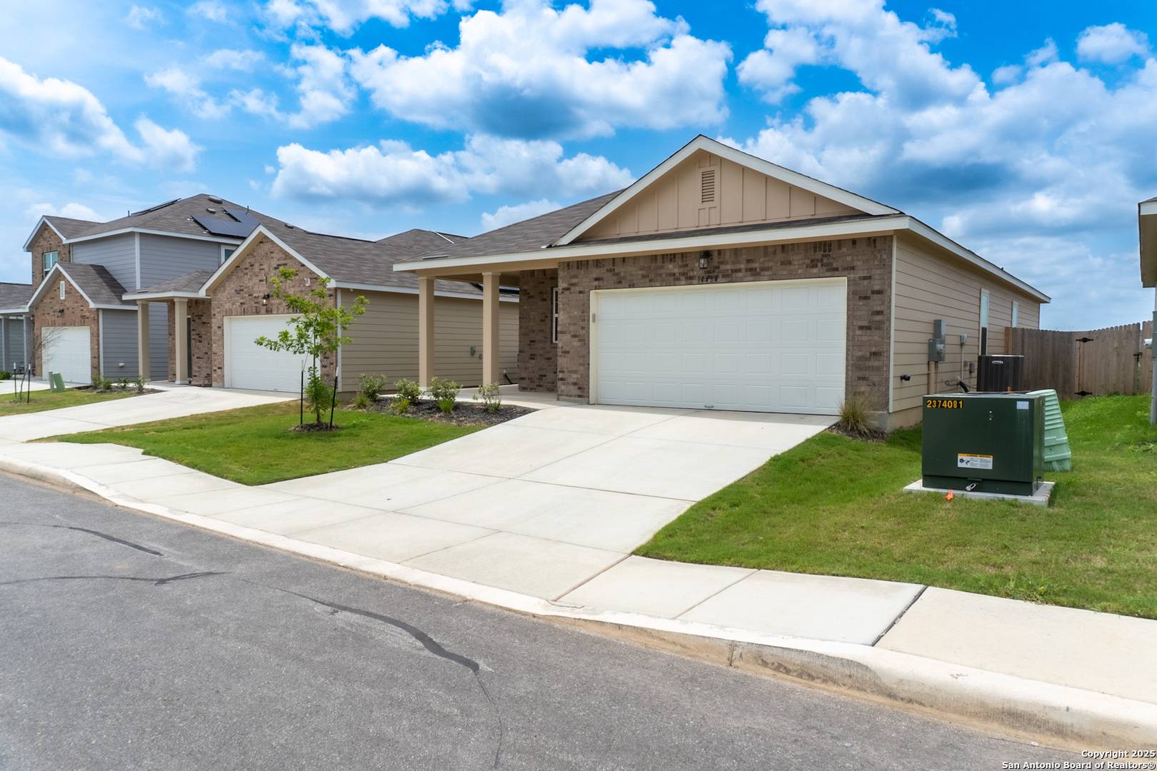 San Antonio, TX 78252,14464 Woodland Valley