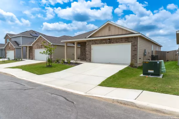 San Antonio, TX 78252,14464 Woodland Valley