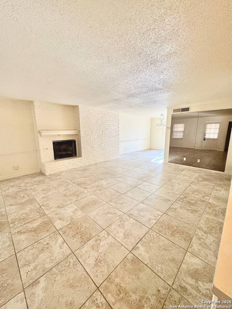 8715 Starcrest UNIT 26, San Antonio, TX 78217