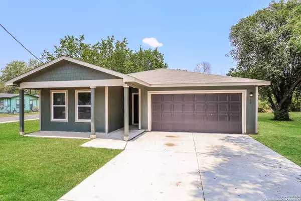 772 Mitchell, Seguin, TX 78155