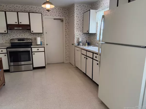 Live Oak, TX 78233,12526 Lone Shadow