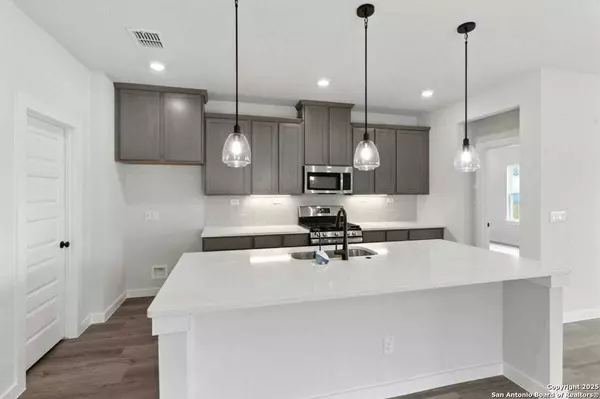 New Braunfels, TX 78130,979 Manger Lane