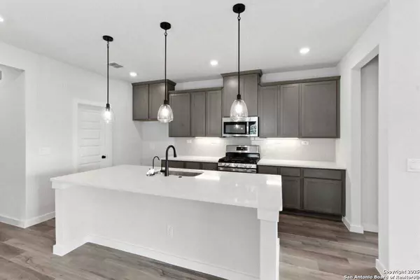 New Braunfels, TX 78130,979 Manger Lane