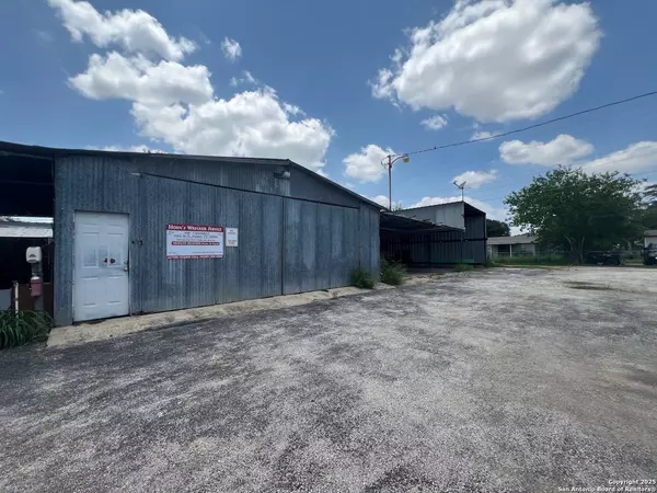 Poteet, TX 78065,413 4th St
