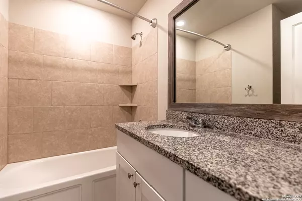 San Antonio, TX 78252,6674 Beehive