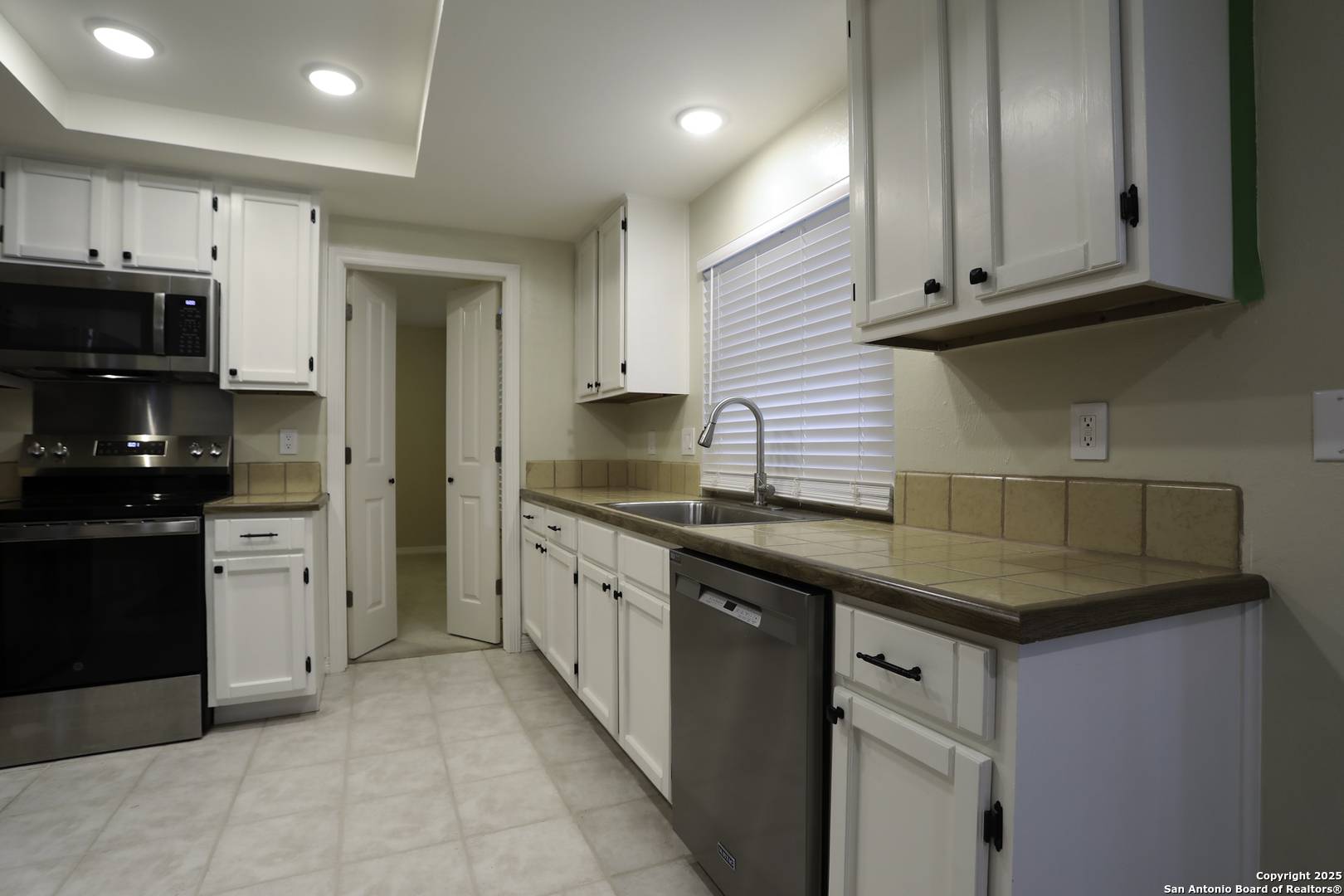 San Antonio, TX 78250,8406 Timber Crest