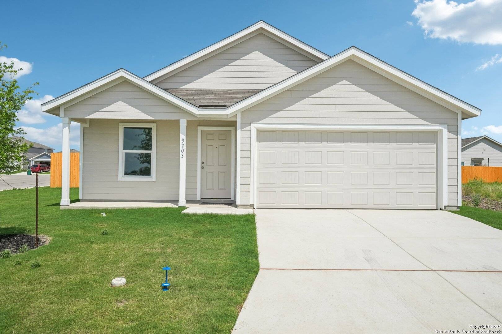 3203 Gilbert Garden, Converse, TX 78109