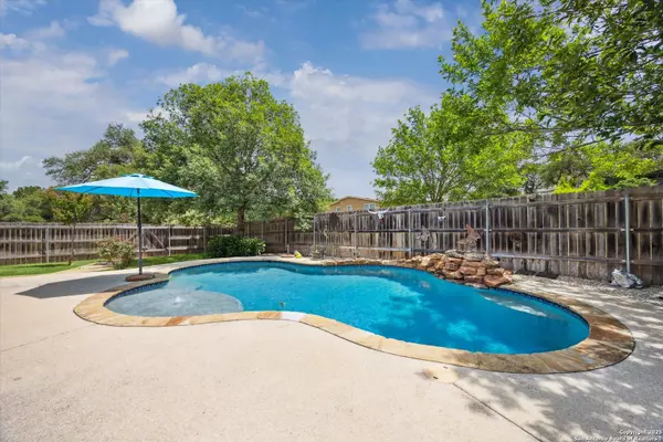 2260 Rocky Ridge Loop, Canyon Lake, TX 78133