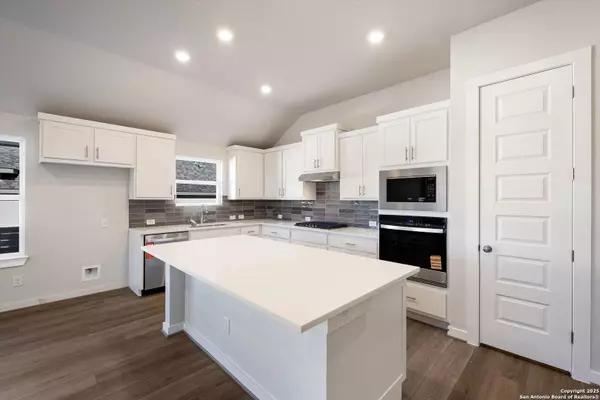 New Braunfels, TX 78132,359 Sugarcane