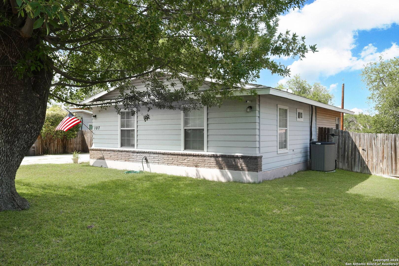 San Antonio, TX 78227,107 Westknoll