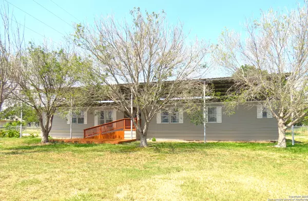 506 Willow, Jourdanton, TX 78026