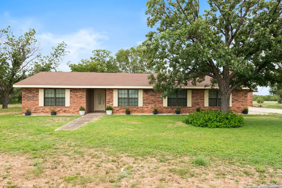 1373 County Road 373, Uvalde, TX 78801