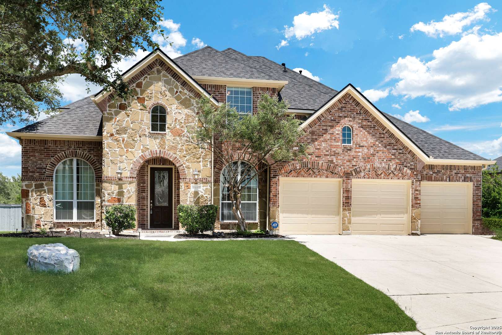 1007 Solitude Cv, San Antonio, TX 78260