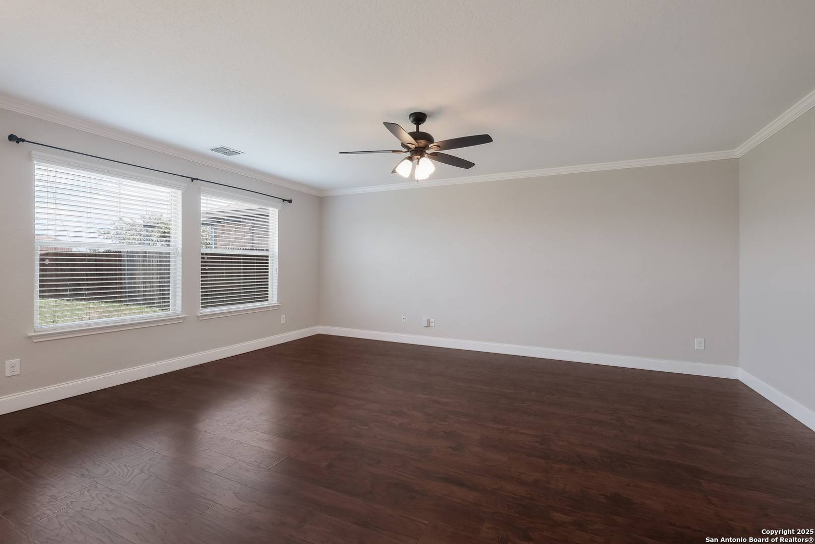 San Antonio, TX 78261,5811 Southern Knoll