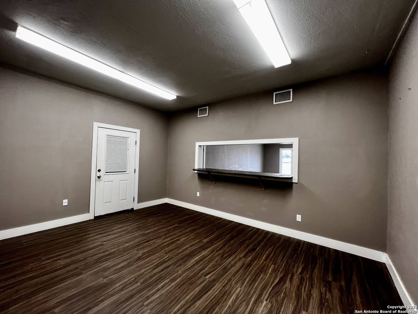 Kenedy, TX 78119,115 1st