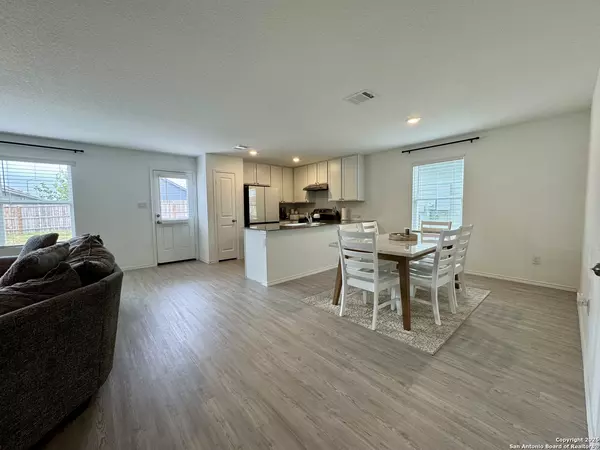 San Antonio, TX 78254,9839 Butte Crk.