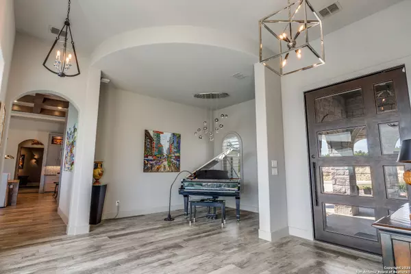 San Antonio, TX 78255,10423 Kendall Canyon