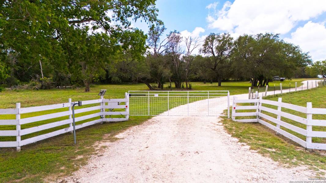 2 FM 289, Comfort, TX 78013