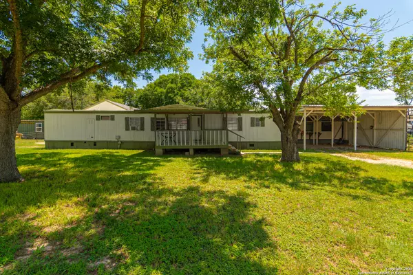 Mcqueeney, TX 78123,124 Arthur