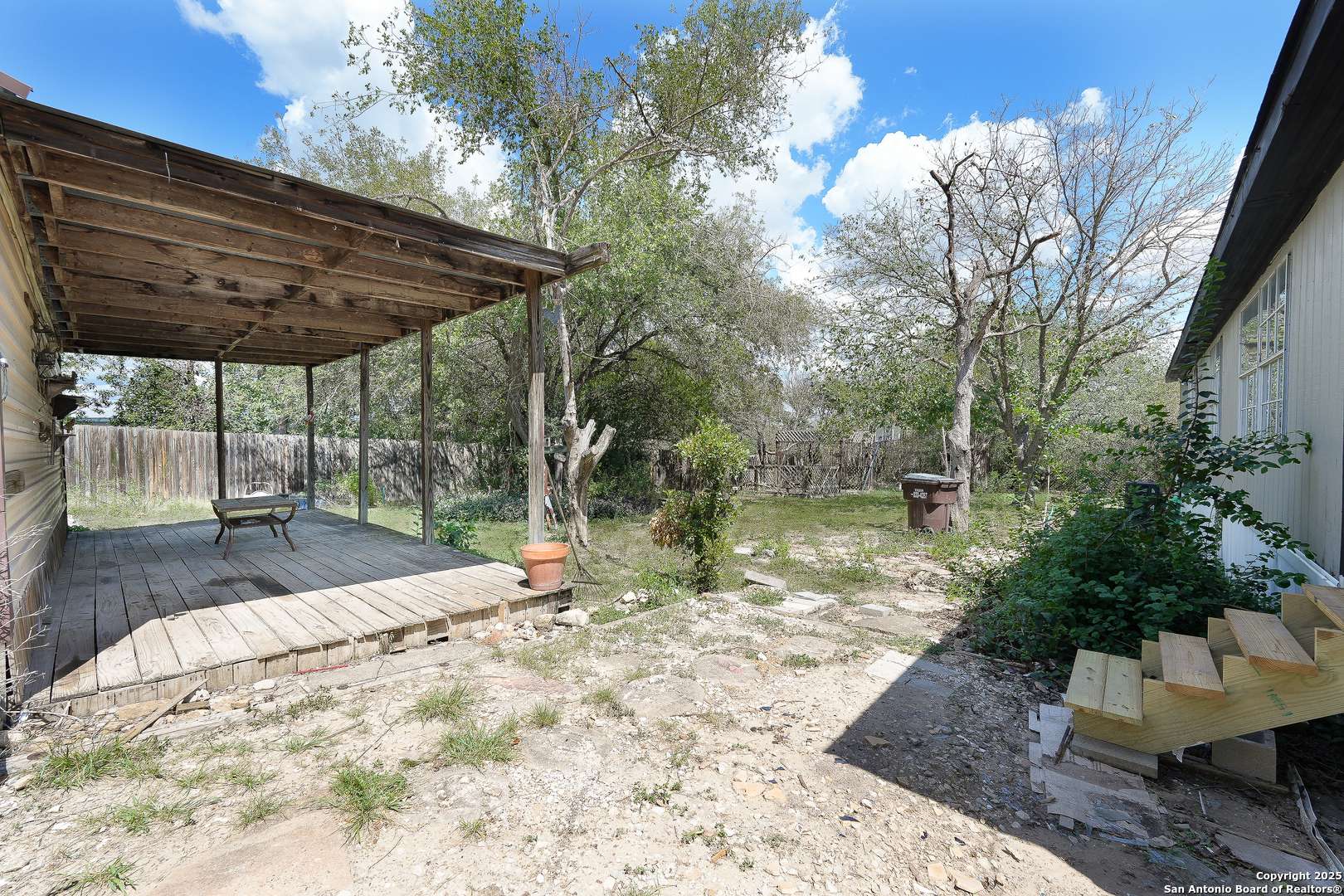 Castroville, TX 78009,176 County Road 5633