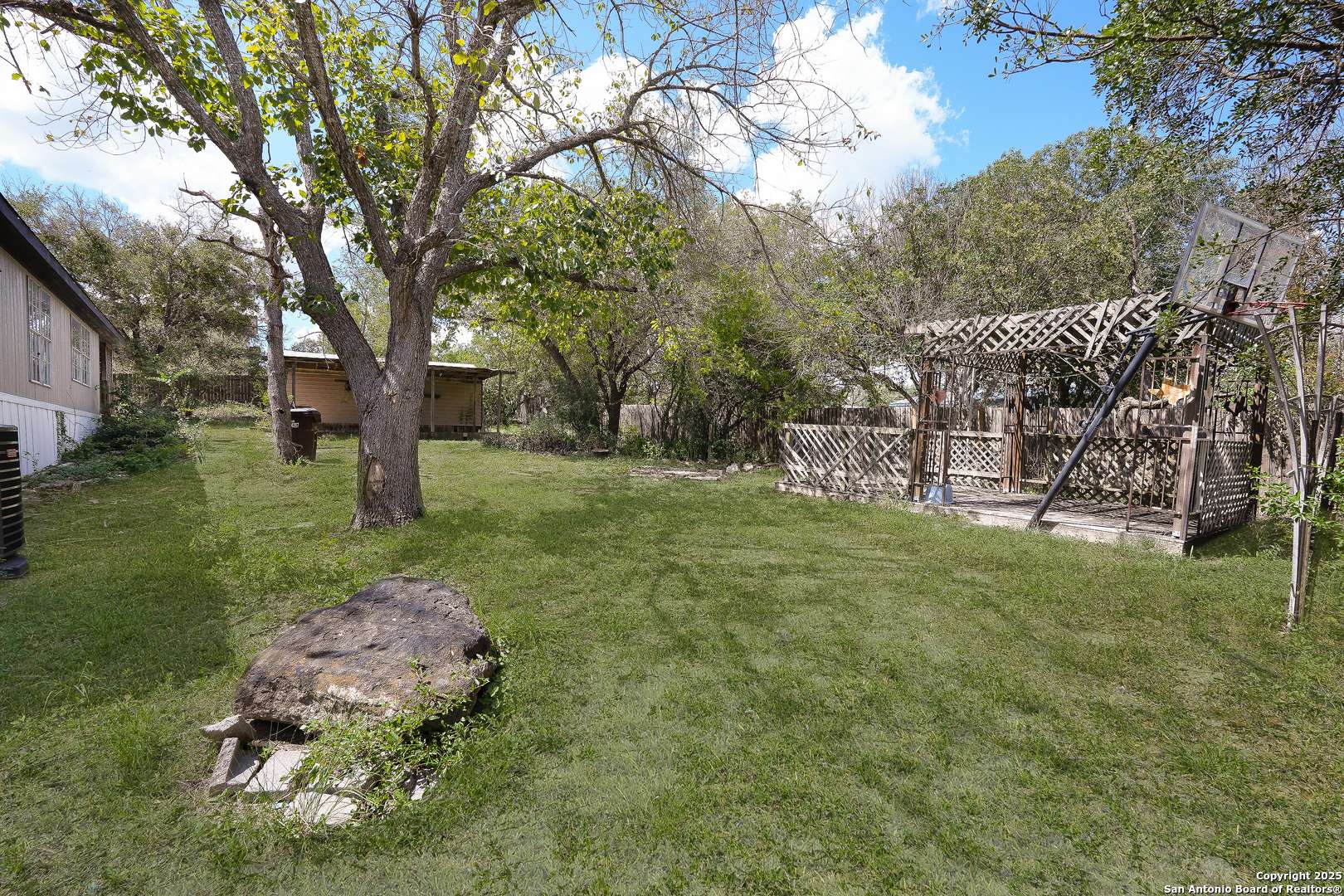 Castroville, TX 78009,176 County Road 5633