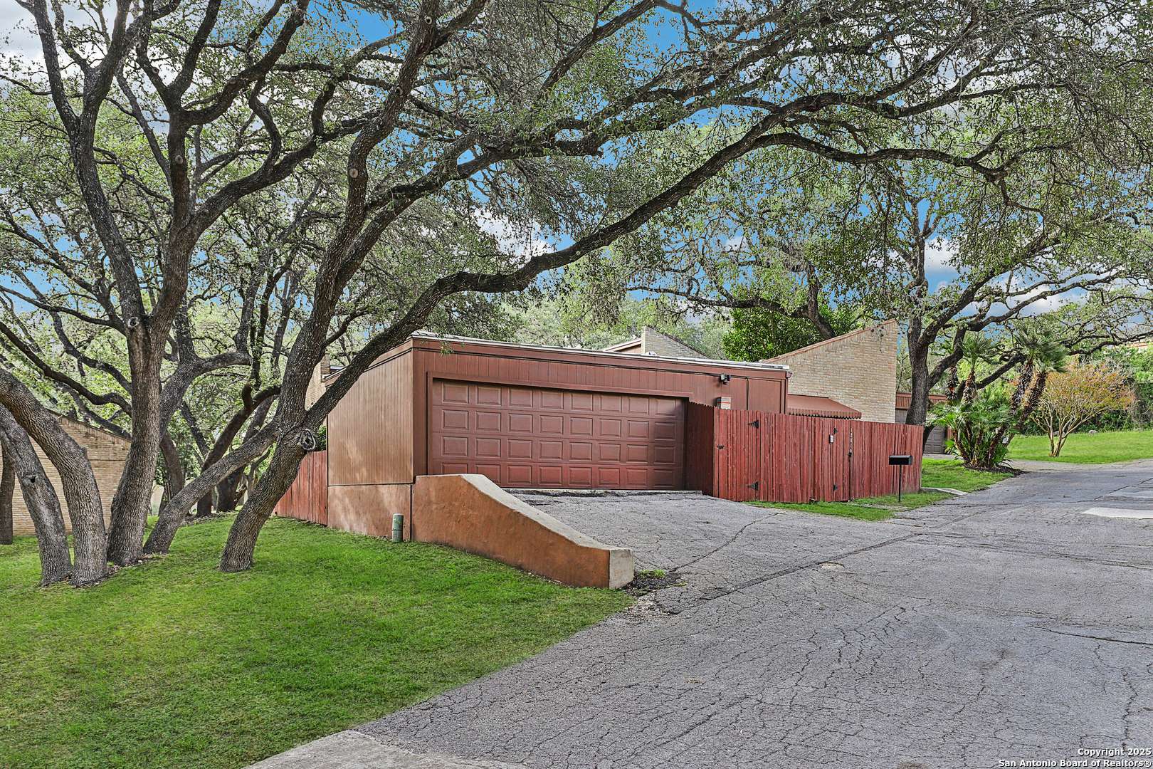 12010 Arms Way, Live Oak, TX 78233-4201