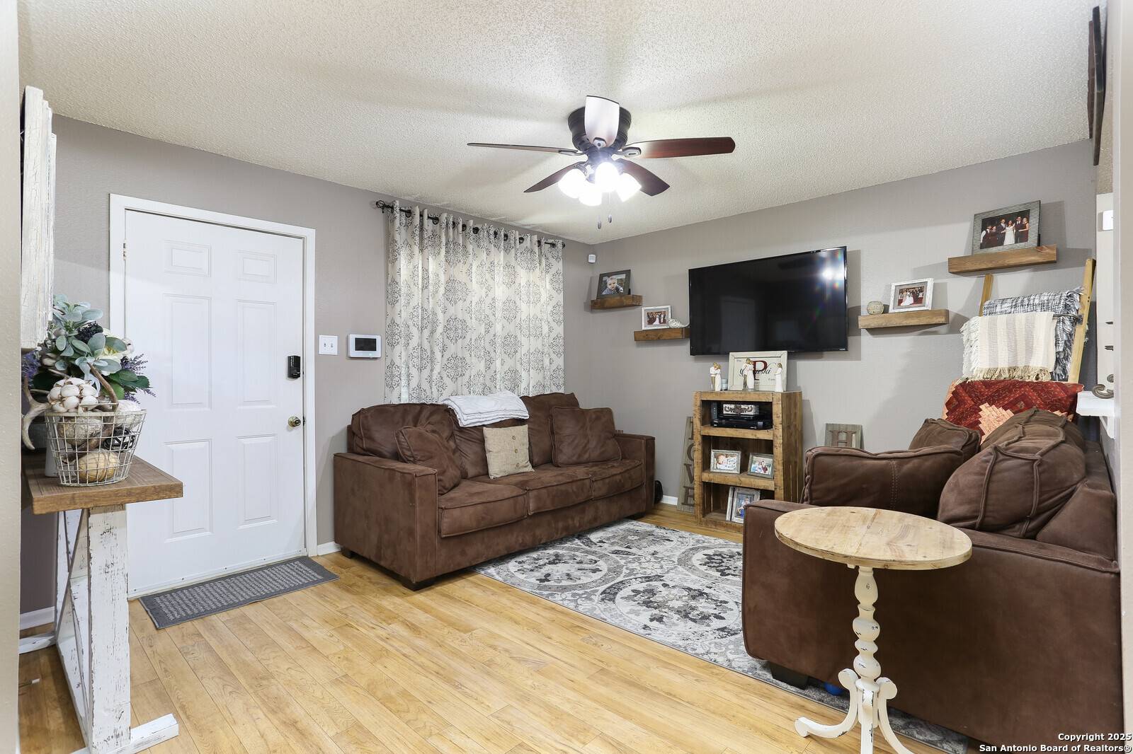 Floresville, TX 78114,229 Blue Bonnet