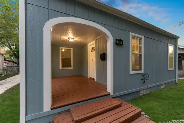 San Antonio, TX 78201,1806 W MISTLETOE AVE