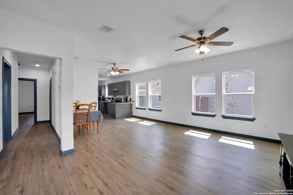 San Antonio, TX 78210,1410 Hicks avenue