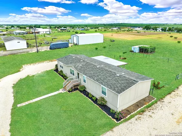 Marion, TX 78124,1640 WOSNIG RD