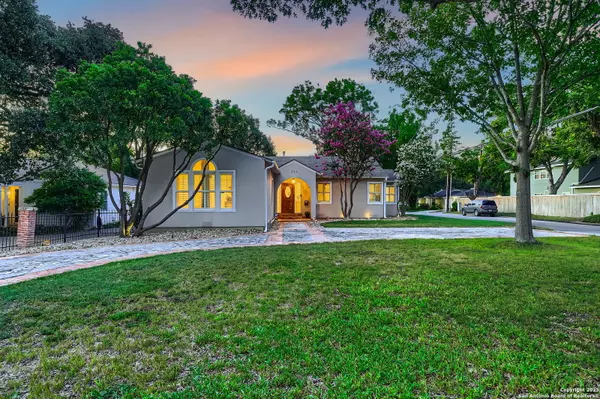 325 Canterbury Hill, Terrell Hills, TX 78209