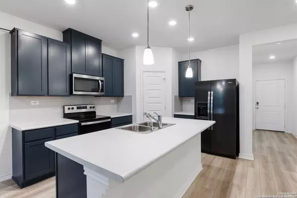 San Antonio, TX 78245,3210 Sunday Song