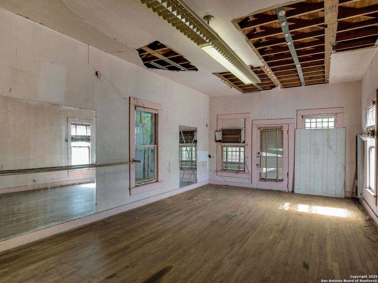 San Antonio, TX 78210,102 Berkshire