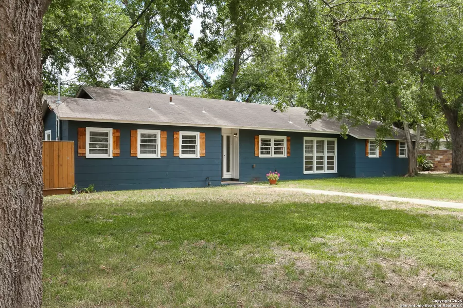 621 Hackberry, Seguin, TX 78155