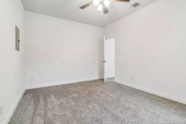 San Antonio, TX 78220,1206 Hein Road UNIT 102