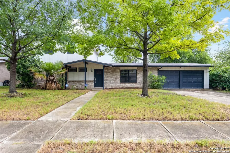 910 Mount Kisco, San Antonio, TX 78213