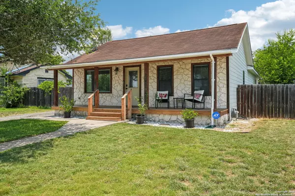Karnes City, TX 78118,714 Esplanade