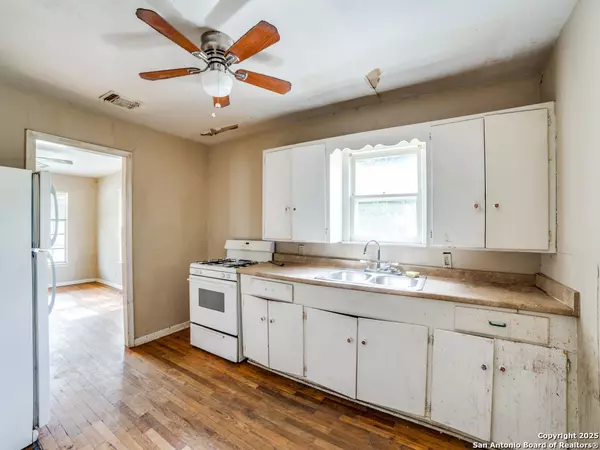 San Antonio, TX 78228,3527 Woodlawn