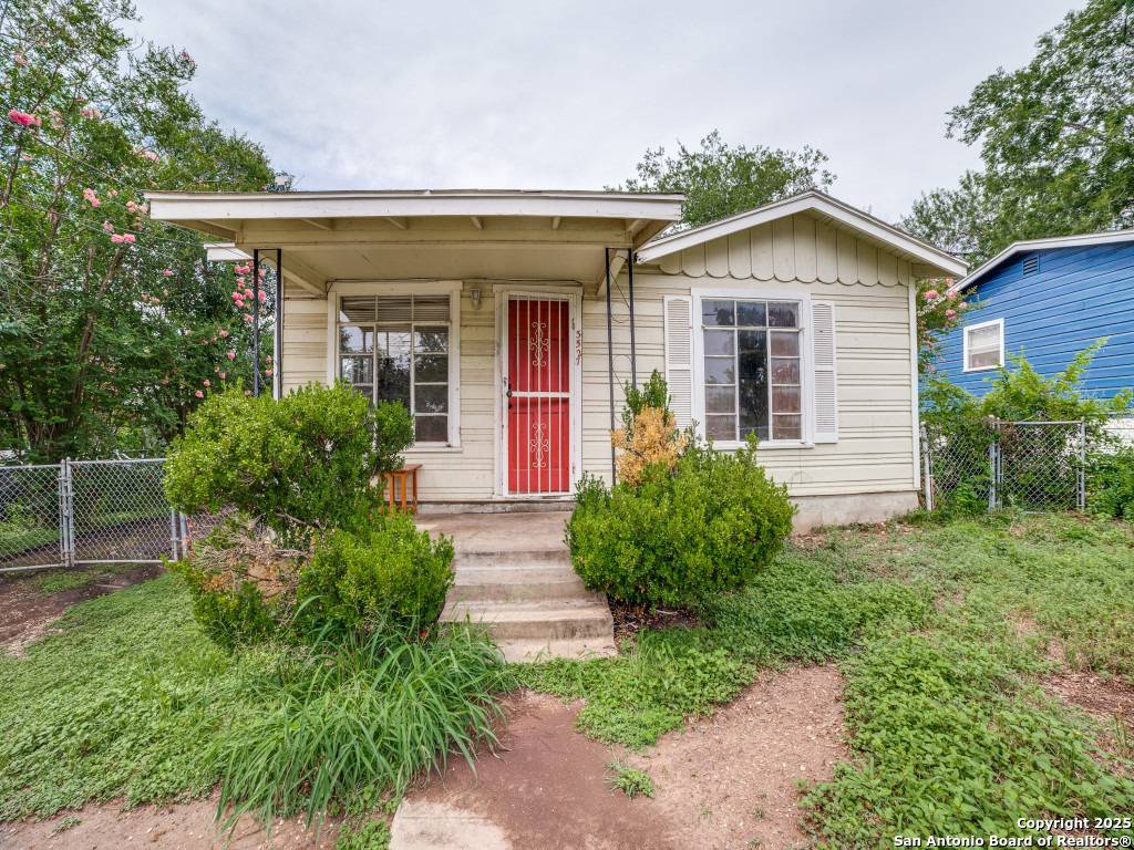 3527 Woodlawn, San Antonio, TX 78228