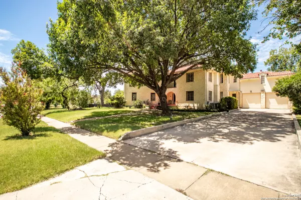 San Antonio, TX 78201,2235 W Kings Hwy