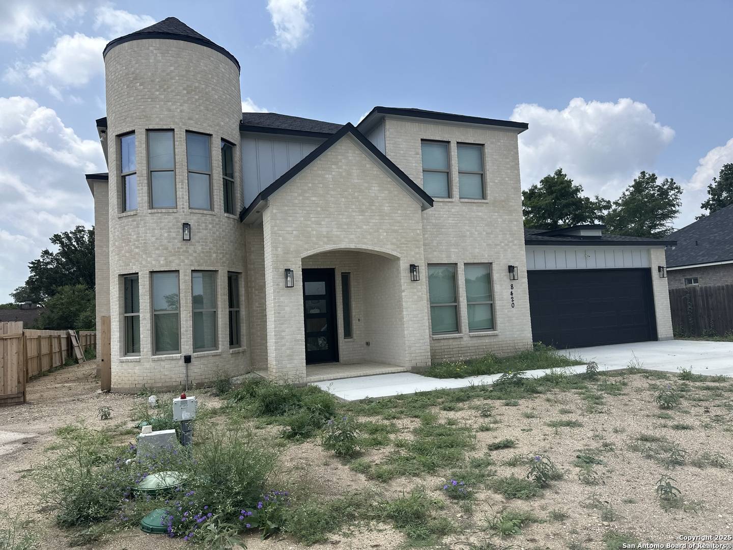 Selma, TX 78154,8420 Bluffside