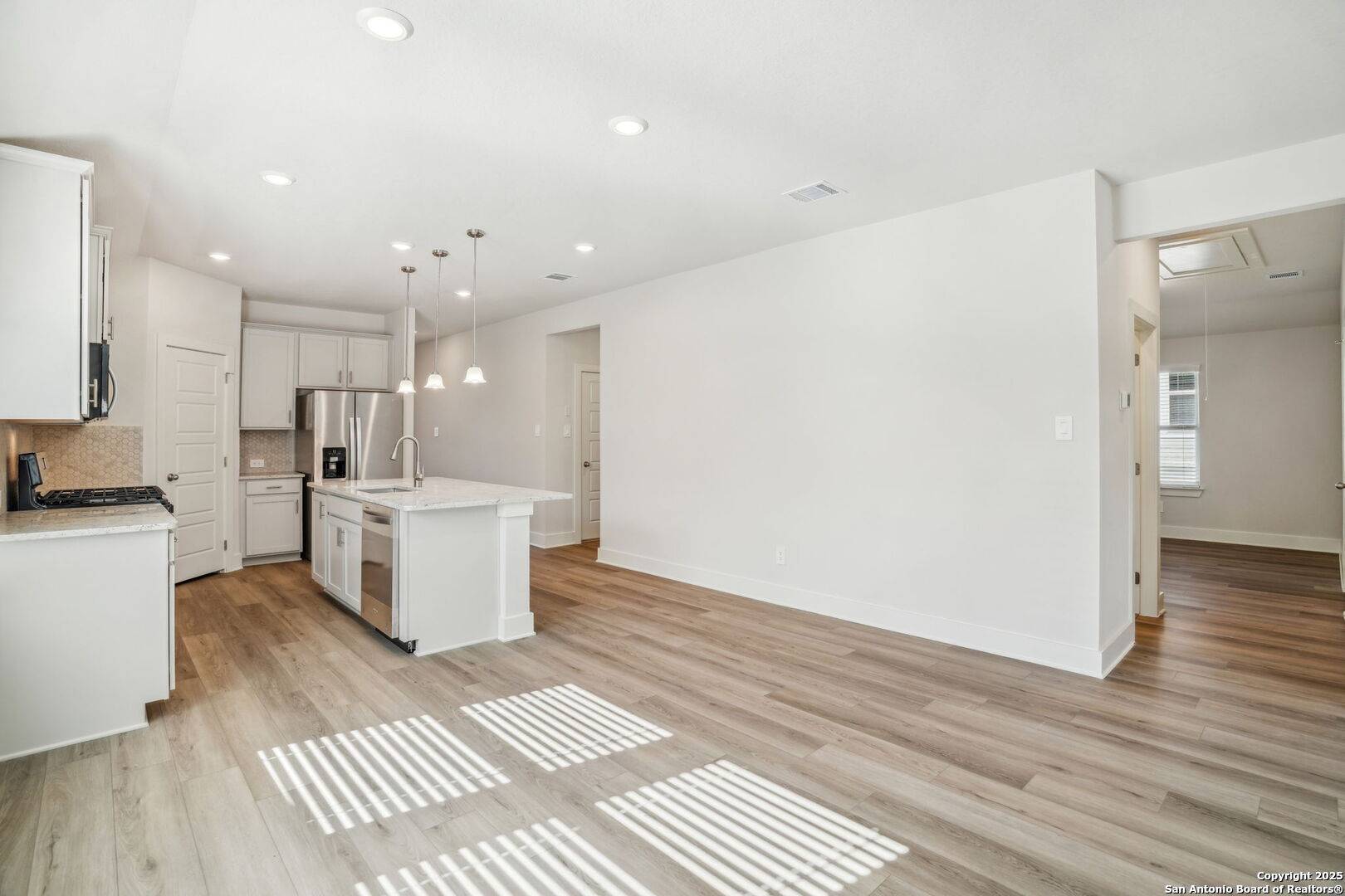 Boerne, TX 78006,25766 rosey way