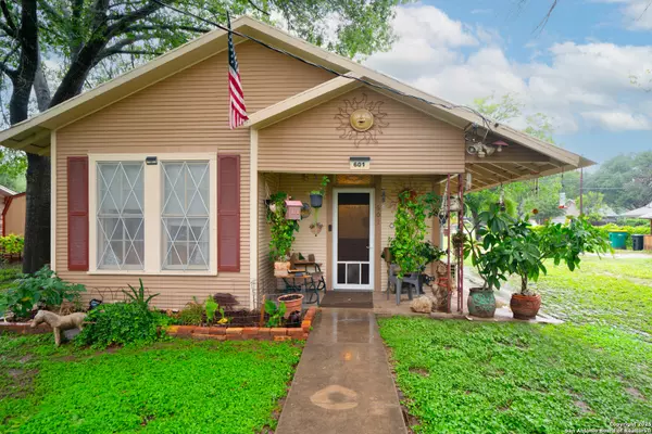 601 Berlin, Castroville, TX 78009