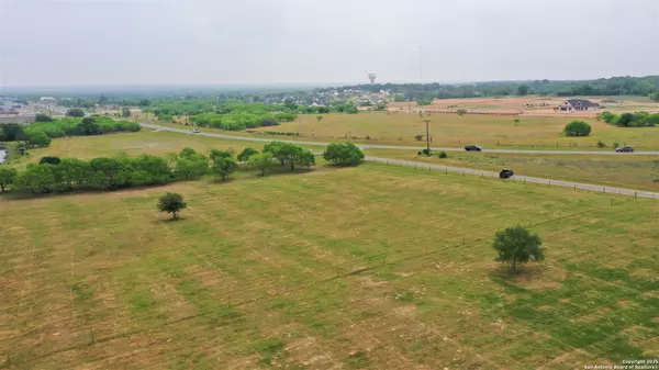 La Vernia, TX 78121,6 ACRES County Road 344