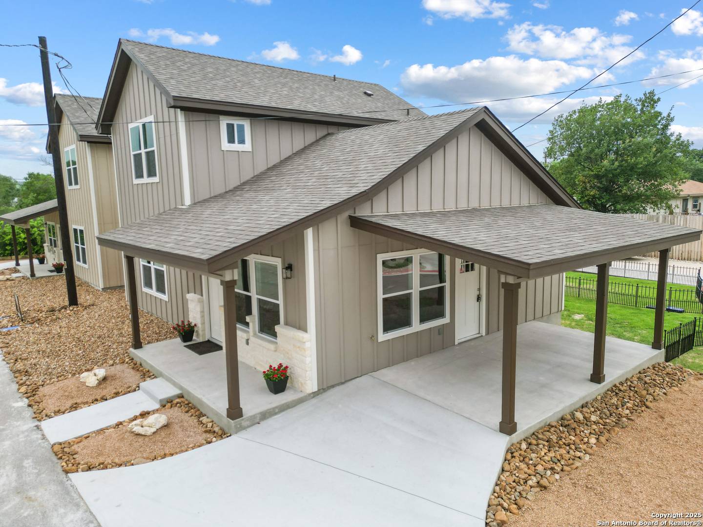Kerrville, TX 78028,304 Riley Way